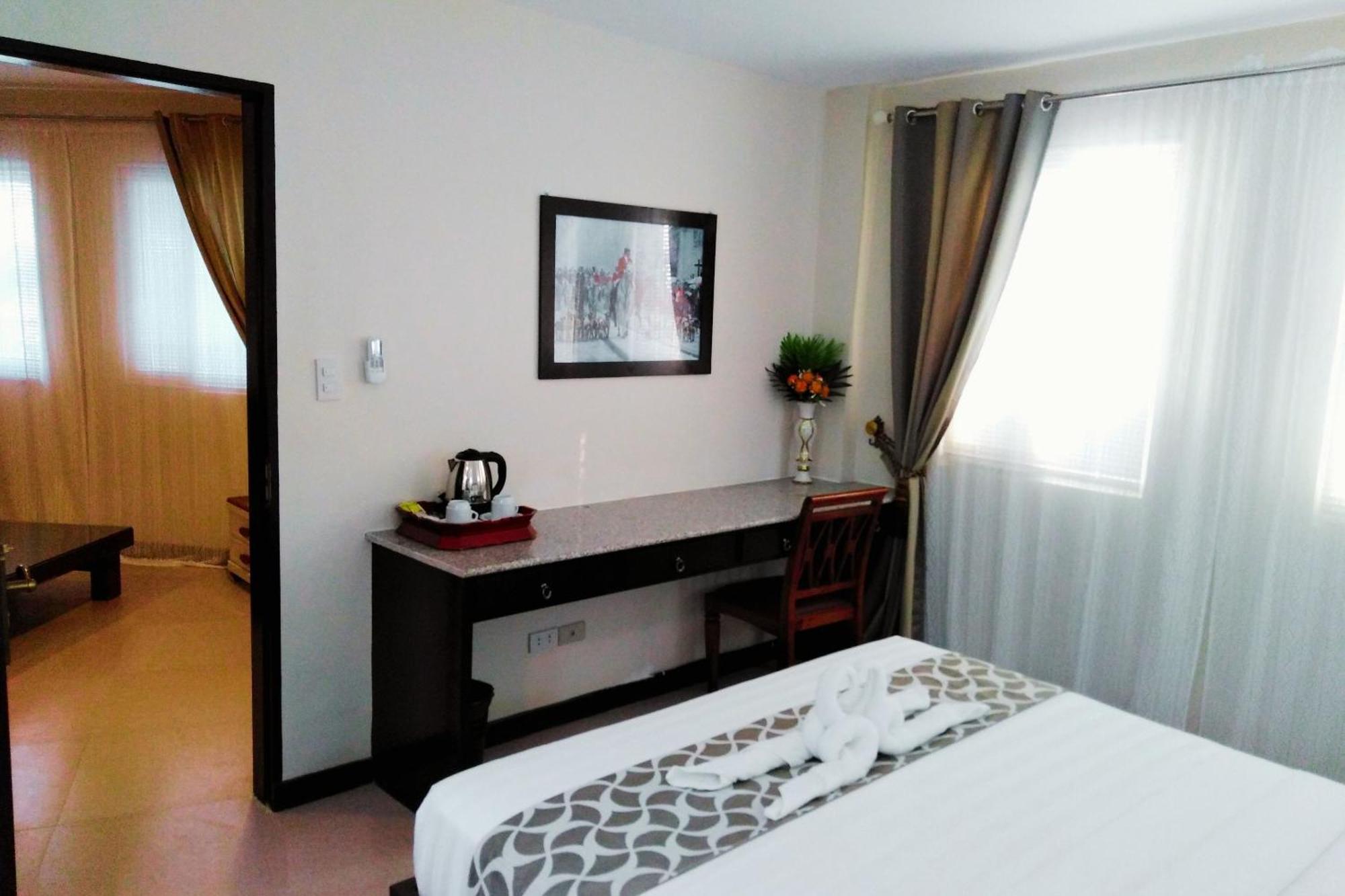 Venezia Suites Hotel Iloilo Kamer foto