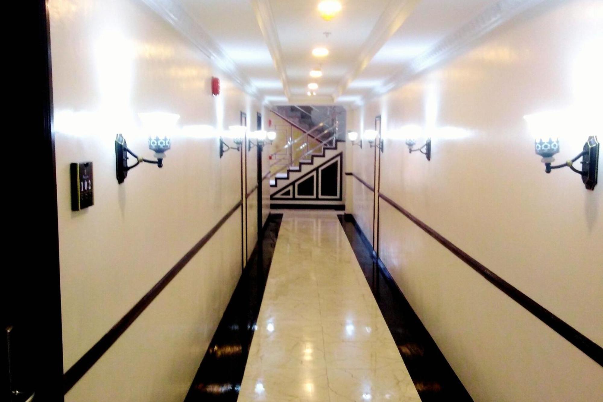 Venezia Suites Hotel Iloilo Buitenkant foto