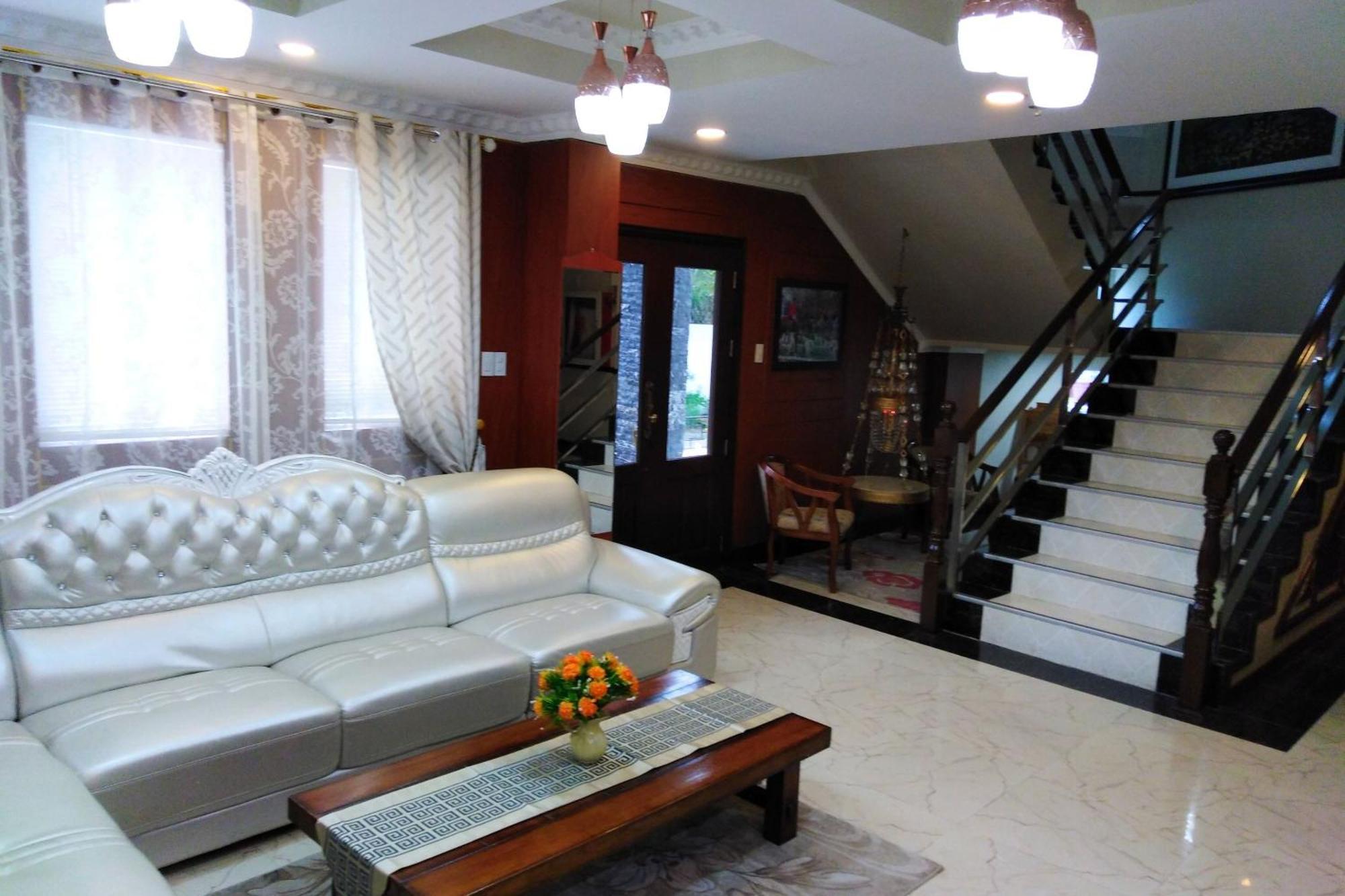Venezia Suites Hotel Iloilo Buitenkant foto
